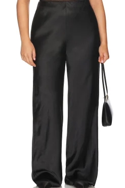 by Marianna Etienne Pant