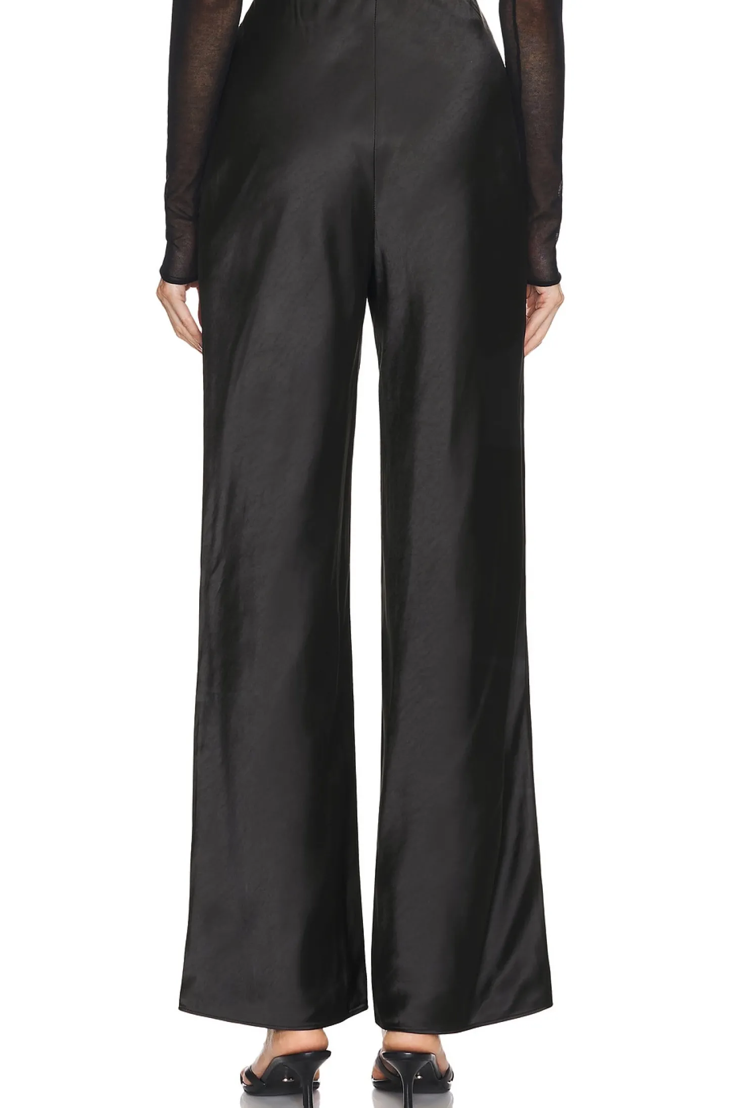 by Marianna Etienne Pant