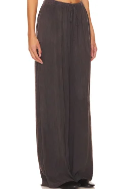 Easy Pleated Wide Leg Pant