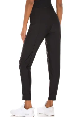 Essential Pavo Jogger